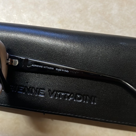 Vintage Adrienne Vittadini Sunglasses - Picture 7 of 8